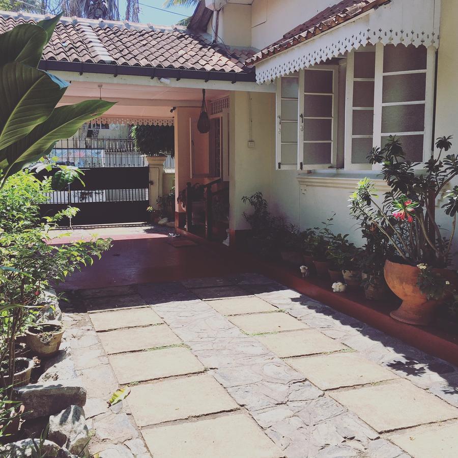 Charming Homestay By The Beach Dehiwala-Mount Lavinia Exterior foto