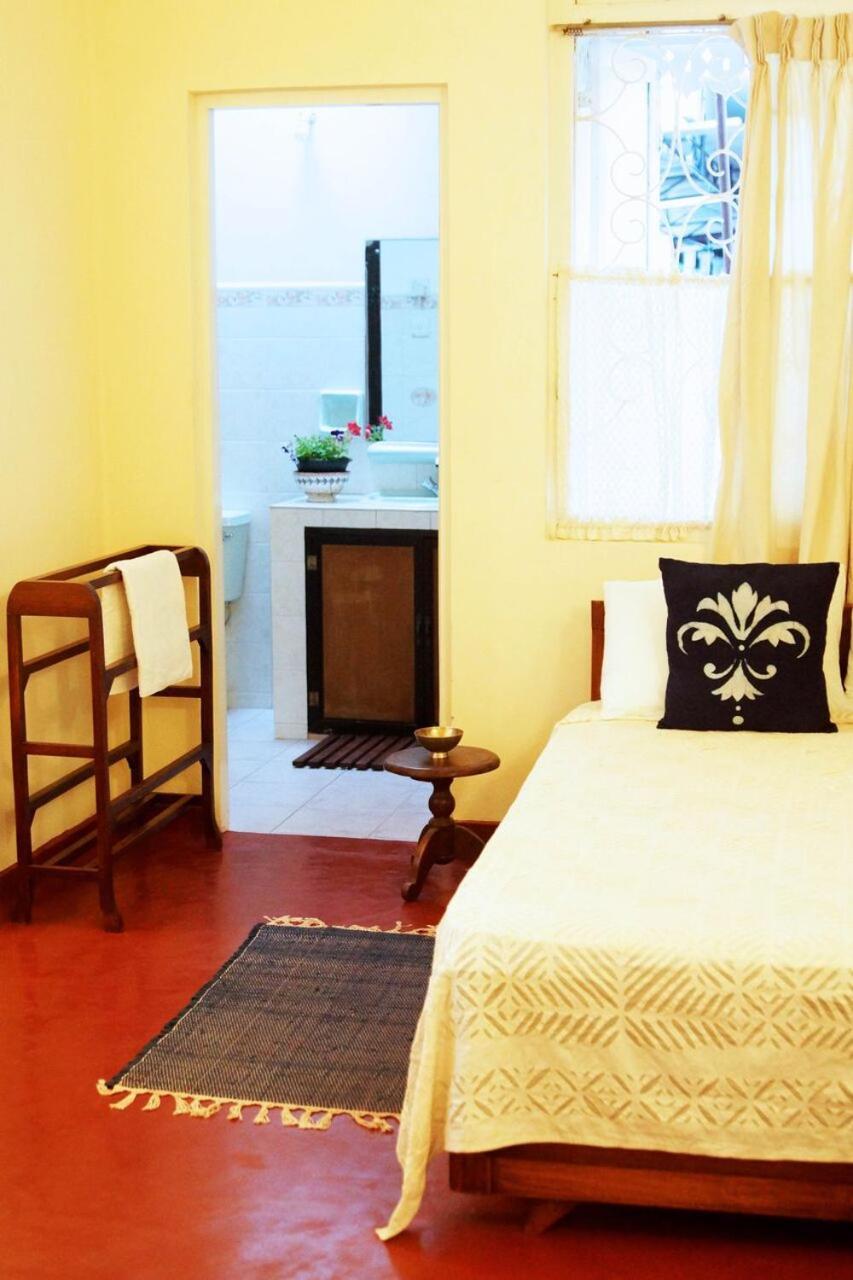 Charming Homestay By The Beach Dehiwala-Mount Lavinia Exterior foto