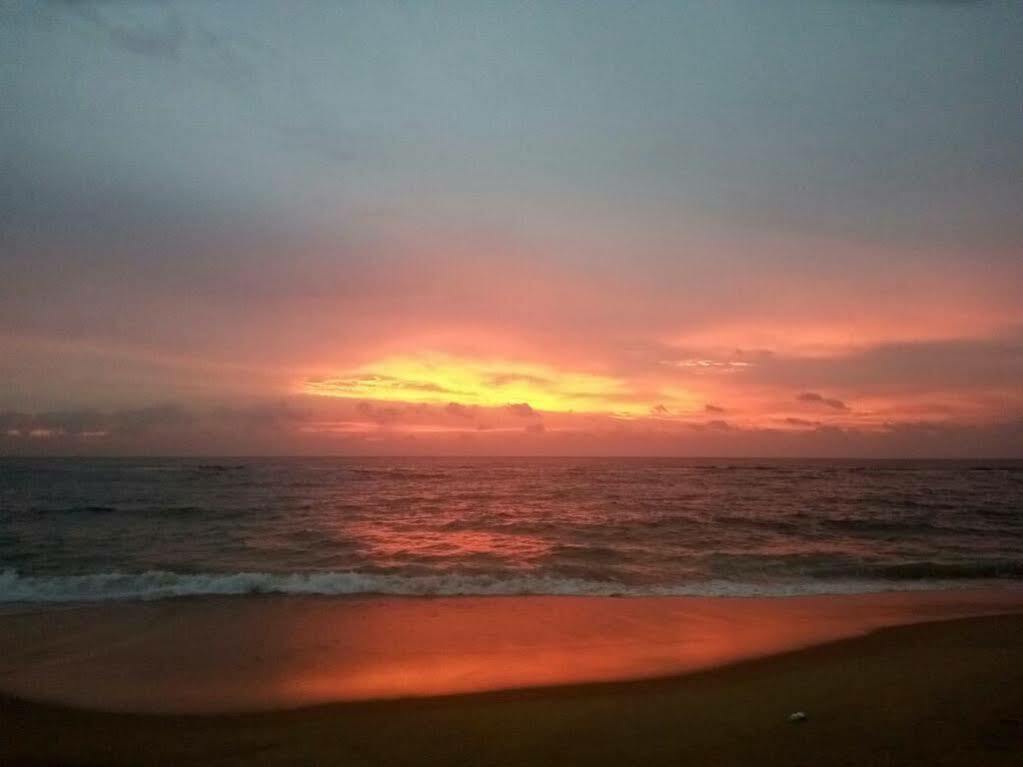 Charming Homestay By The Beach Dehiwala-Mount Lavinia Exterior foto